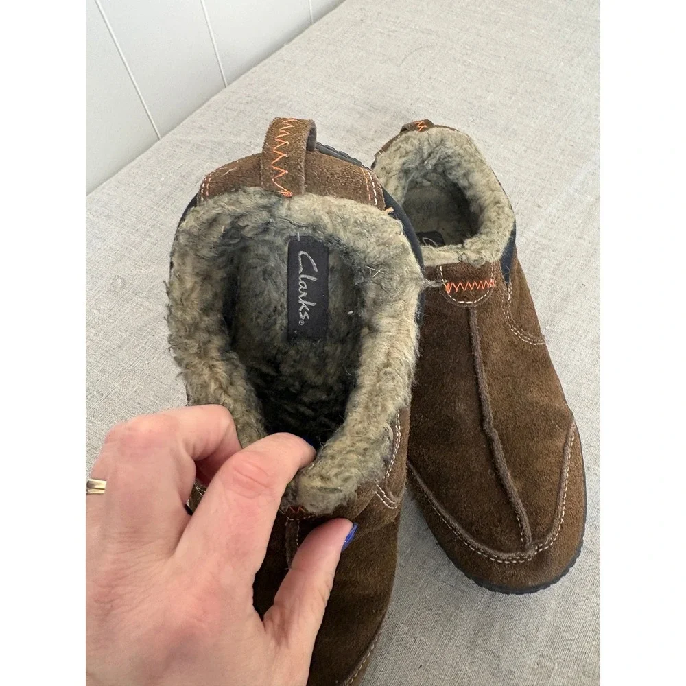 Clarks Suede Slip On Loafers Mens 10M Brown Faux Fur Lined JMH1295